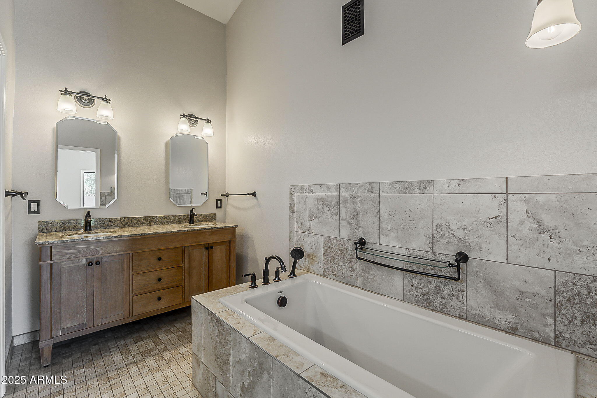 625 East Silver Creek Road Gilbert, AZ 85296 - Photo 22 of 33 38-web-or-mls-Silver Creek-28