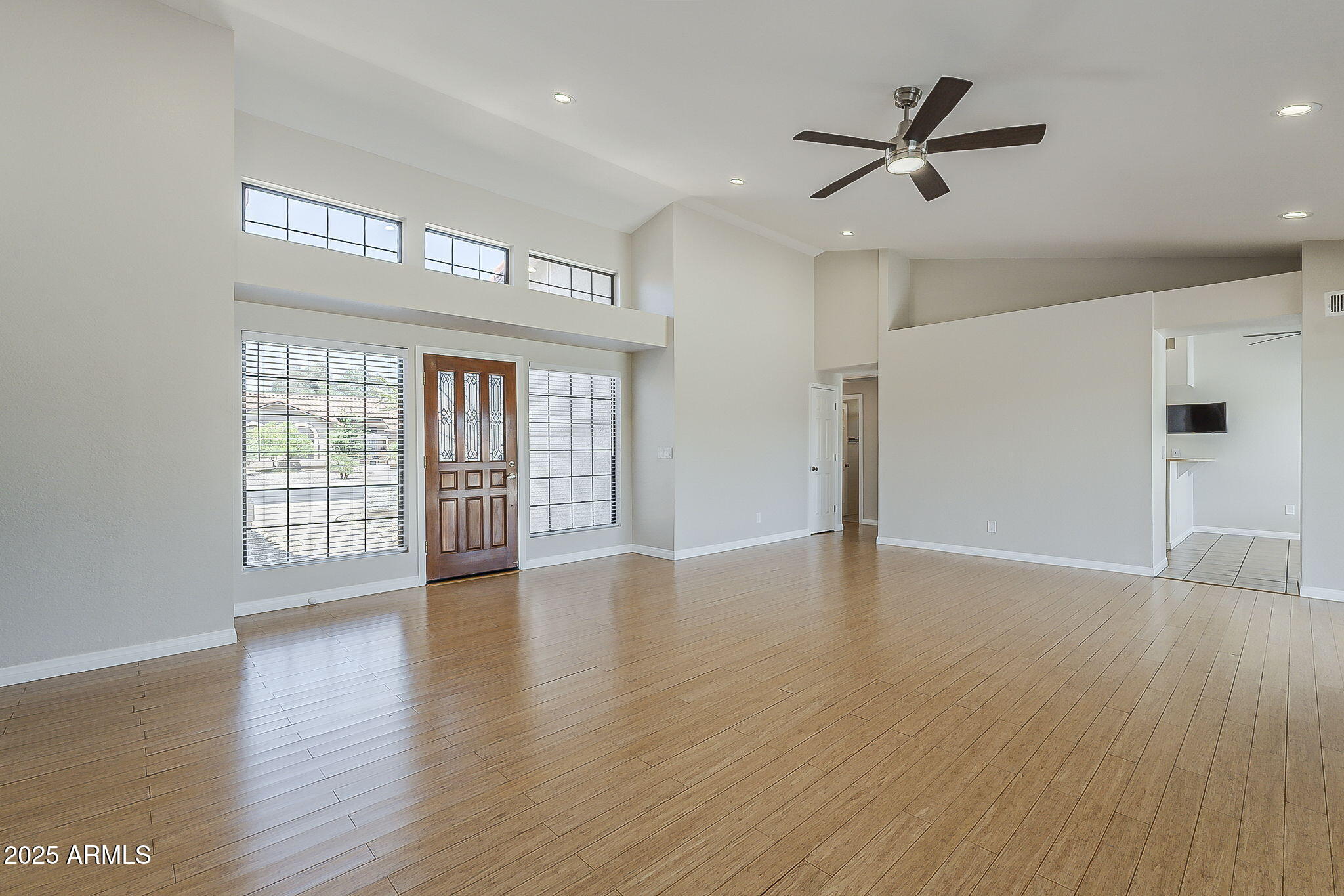 625 East Silver Creek Road Gilbert, AZ 85296 - Photo 8 of 33 16-web-or-mls-Silver Creek-6