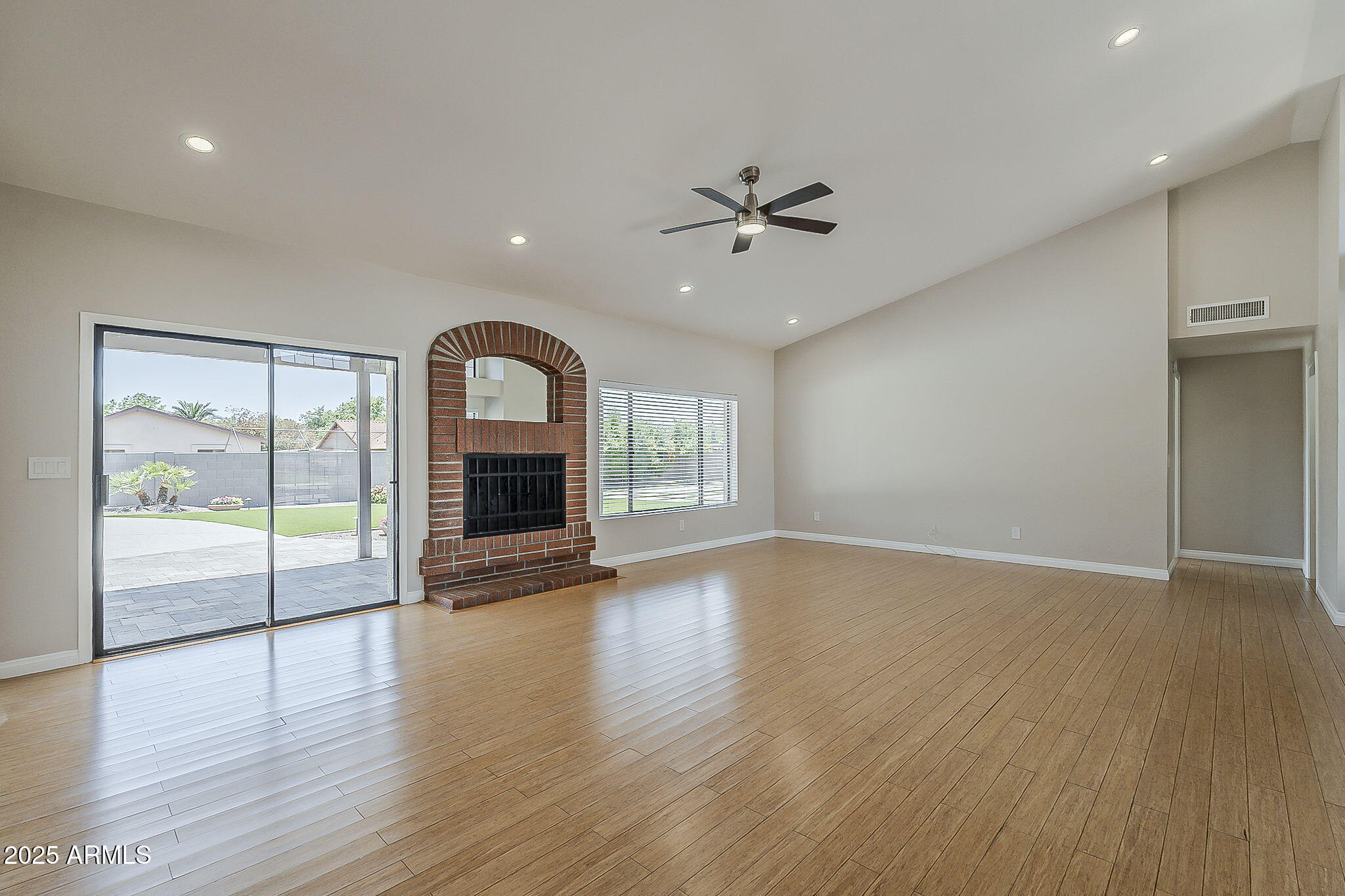 625 East Silver Creek Road Gilbert, AZ 85296 - Photo 9 of 33 18-web-or-mls-Silver Creek-8