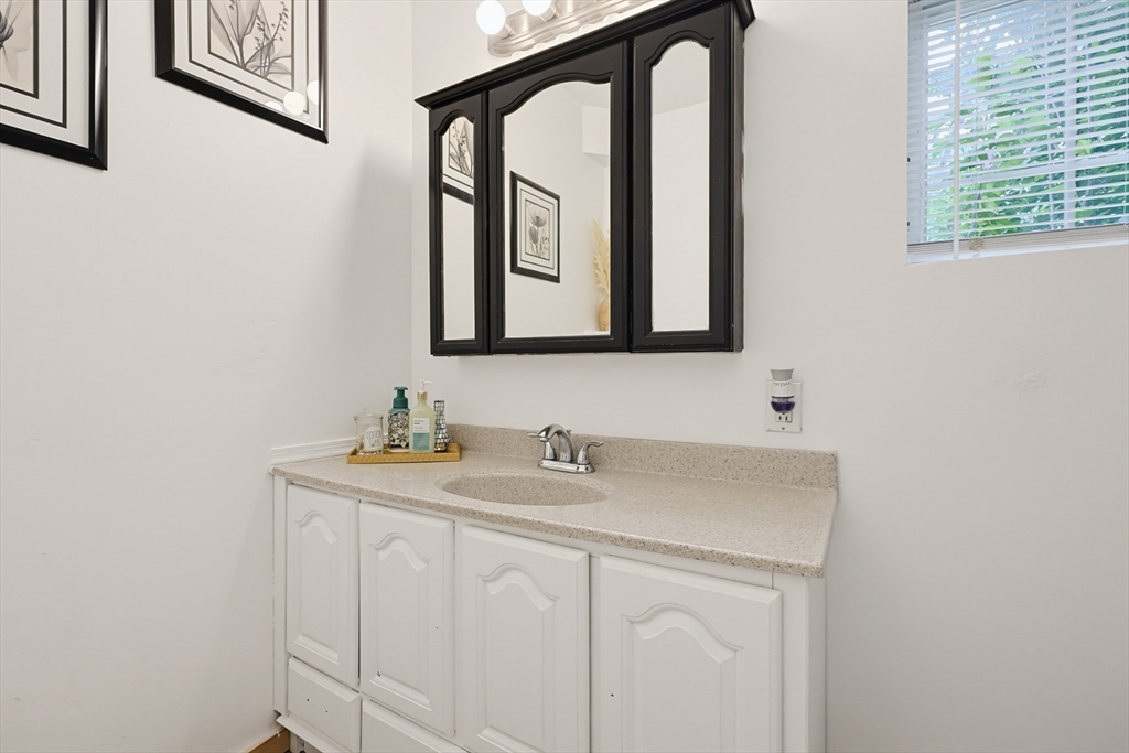 25 Old Elmdale Road Uxbridge, MA 01569 - Photo 21 of 42 Gallery Image 21