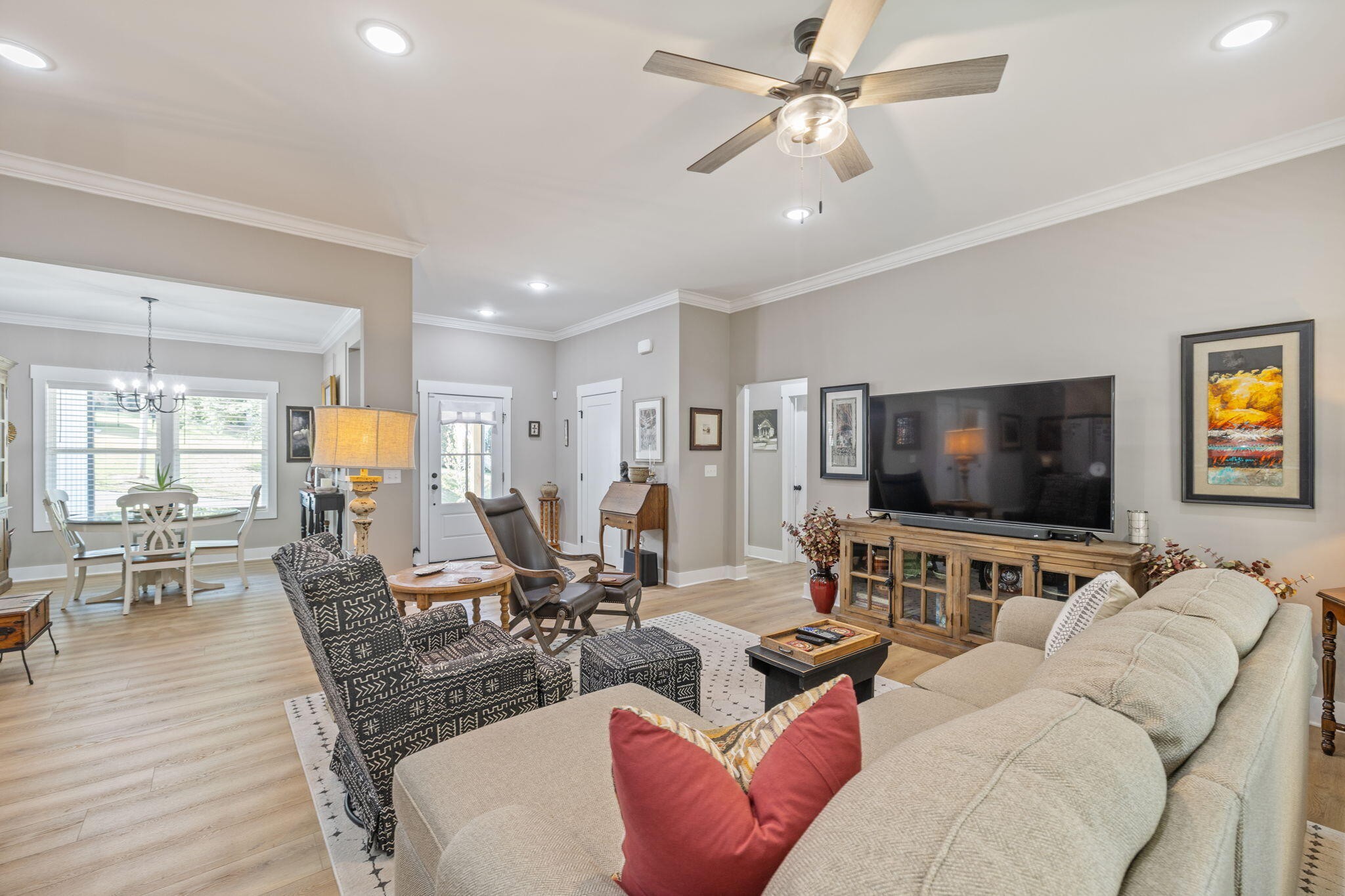 75 Battleview Drive Ringgold, GA 30736 - Photo 8 of 58 a living room with furniture and a flat screen tv