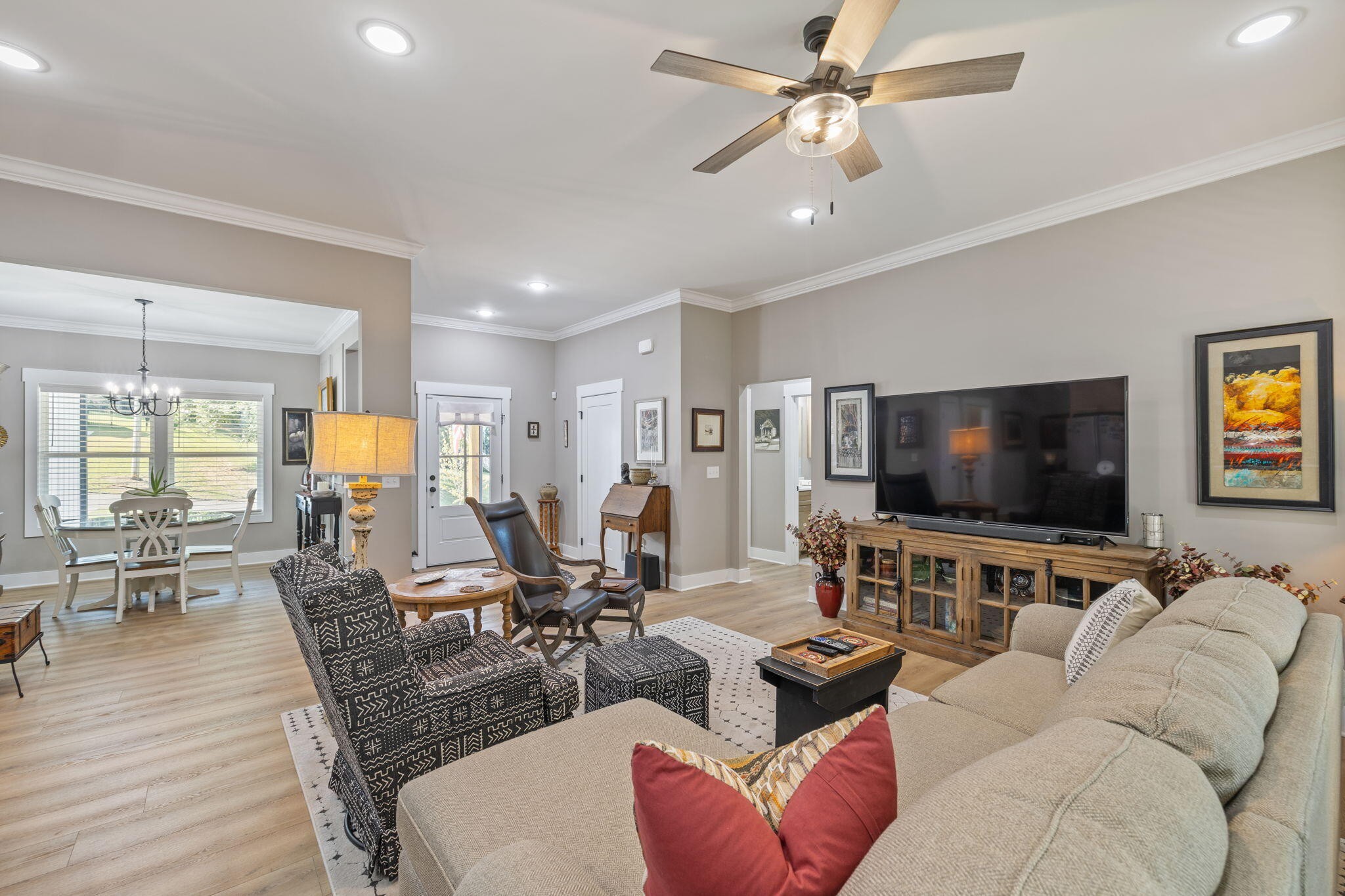 75 Battleview Drive Ringgold, GA 30736 - Photo 10 of 58 a living room with furniture and a flat screen tv
