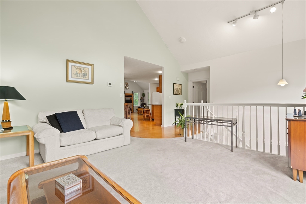 33 Alger Way Stoughton, MA 02072 - Photo 9 of 38