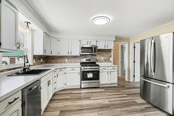 $219,000 | 617 East Eliza Street, Schoolcraft, MI 49087