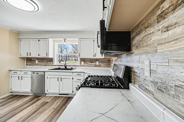 $219,000 | 617 East Eliza Street, Schoolcraft, MI 49087