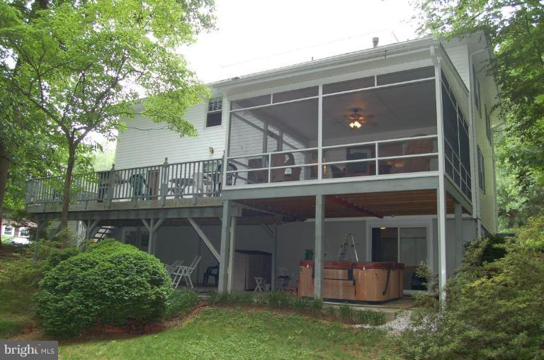 83 Chautaugua Road Arnold, MD 21012 - Photo 2 of 19 Rear View