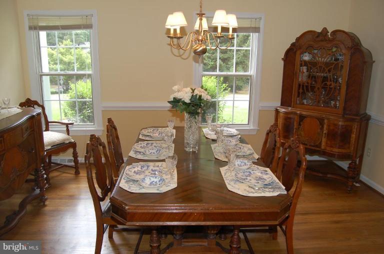 83 Chautaugua Road Arnold, MD 21012 - Photo 7 of 19 Dining Room