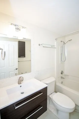 $3,750 | 10 Museum Way, Unit 1521, Cambridge, MA 02141