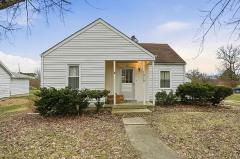 $199,900 | 1017 West 63rd Avenue, Merrillville, IN 46410