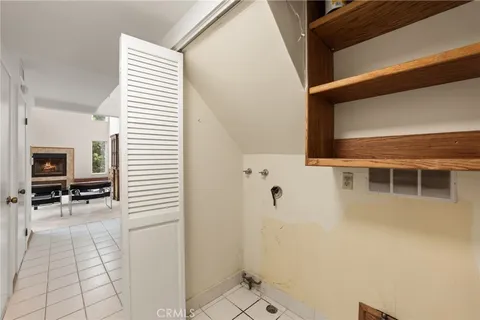 $815,000 | 11831 Courtleigh Drive, Unit 203, Los Angeles, CA 90066