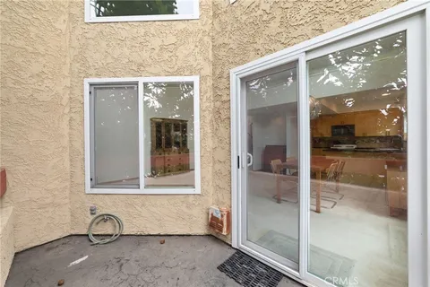 $815,000 | 11831 Courtleigh Drive, Unit 203, Los Angeles, CA 90066