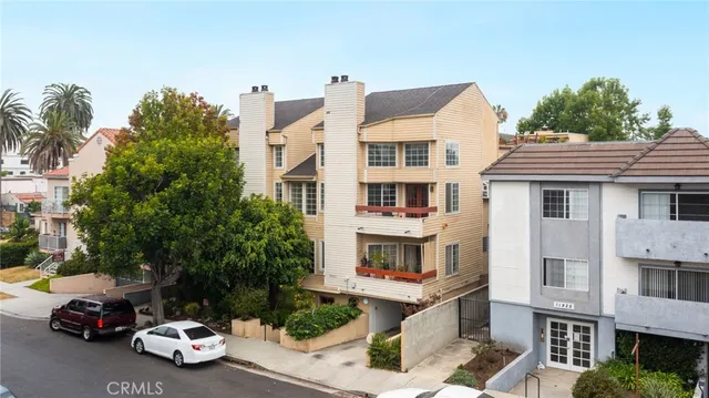 $850,000 | 11831 Courtleigh Drive, Unit 203, Los Angeles, CA 90066