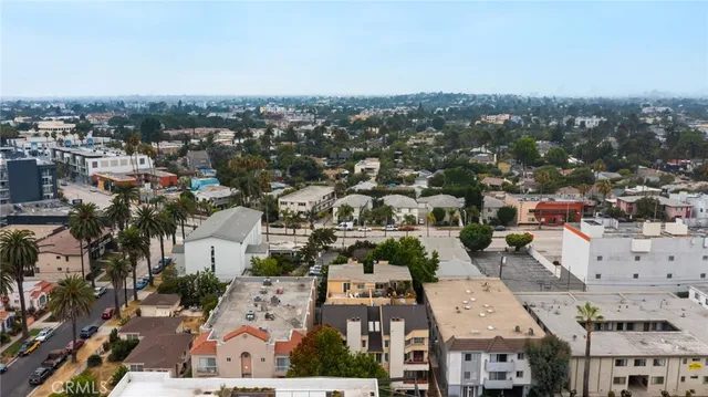 $850,000 | 11831 Courtleigh Drive, Unit 203, Los Angeles, CA 90066