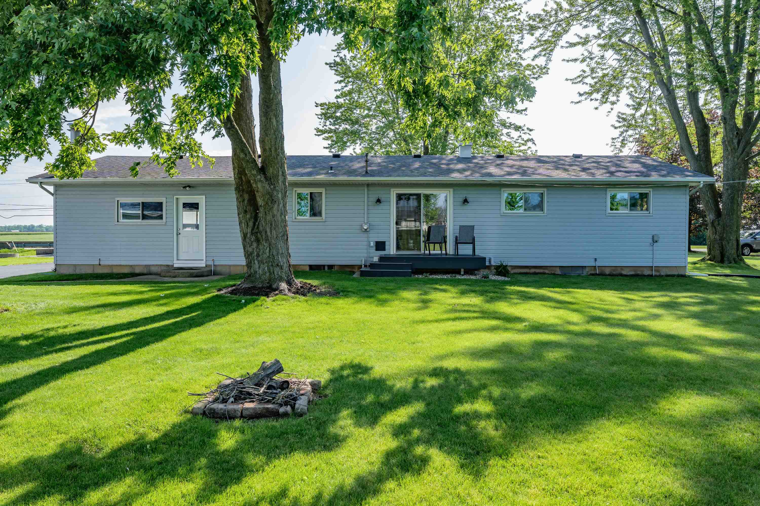 14218 Minnich Road Hoagland, IN 46745 - Photo 3 of 36 Gallery Image 3