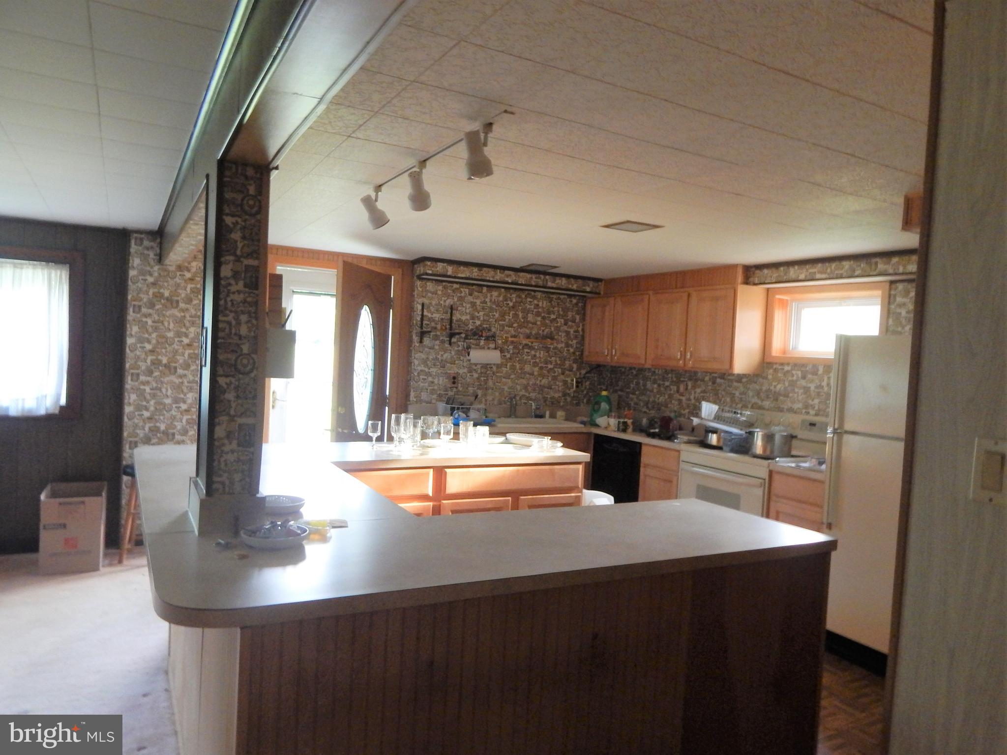 18013 Peed Road Brandywine, MD 20613 - Photo 3 of 5 Basement apartment kitchen