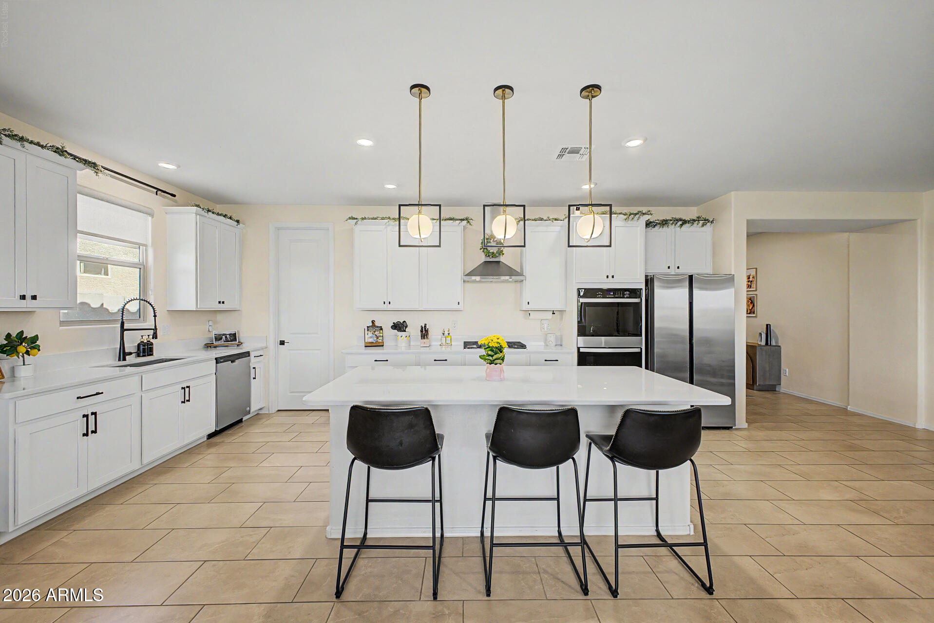 2540 West Grenadine Road Phoenix, AZ 85041 - Photo 19 of 69 Gourmet Kitchen