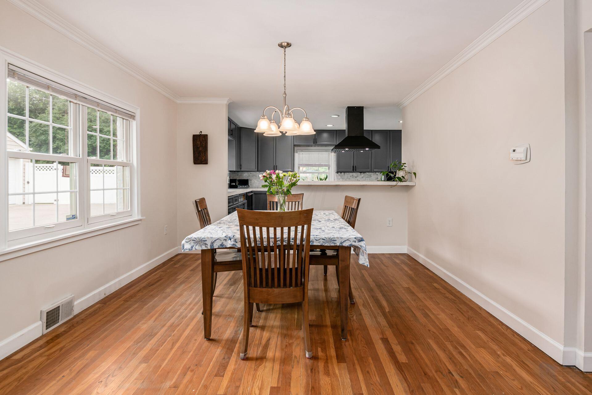 281 South Broadleigh Road Columbus, OH 43209 - Photo 14 of 44 015__L 281 S Broadleigh Rd042
