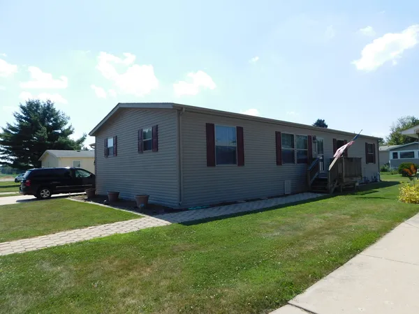 $107,500 | 13 Hickory Lane, Sandwich, IL 60548