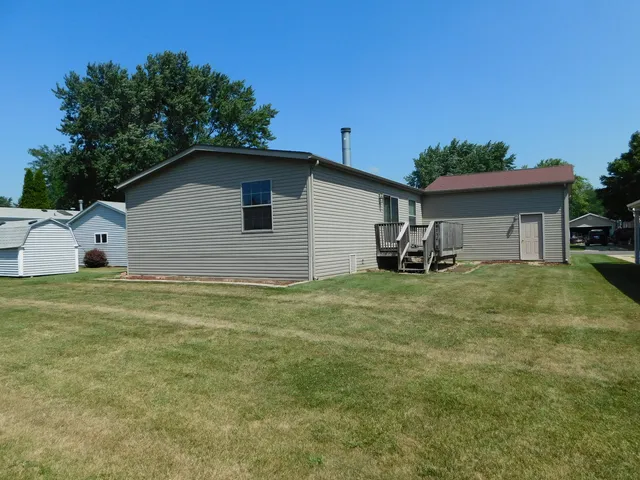 $114,900 | 13 Hickory Lane, Sandwich, IL 60548
