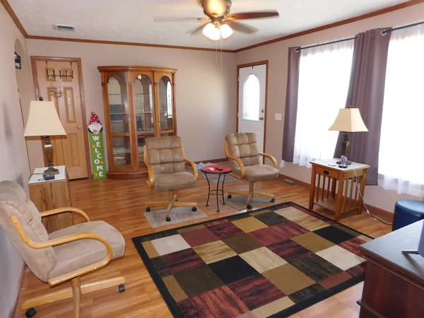 $107,500 | 13 Hickory Lane, Sandwich, IL 60548