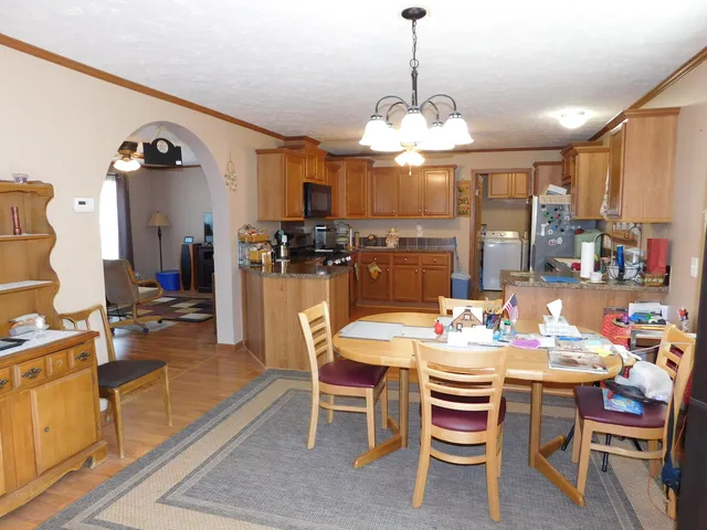 $114,900 | 13 Hickory Lane, Sandwich, IL 60548