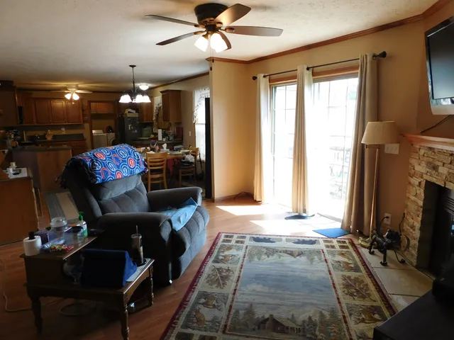 $114,900 | 13 Hickory Lane, Sandwich, IL 60548