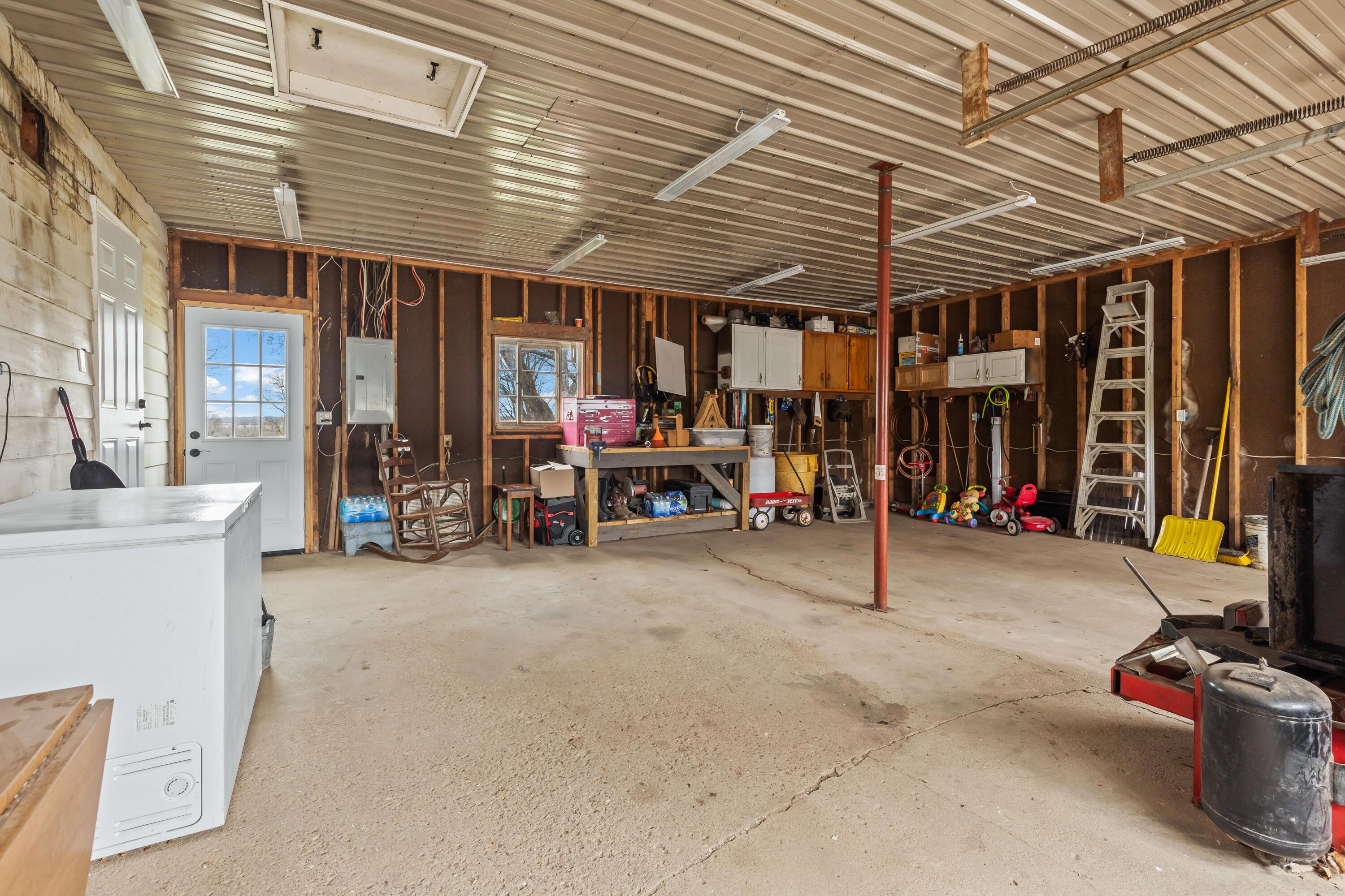 8392 Lancaster Road Hebron, OH 43025 - Photo 16 of 26 Garage