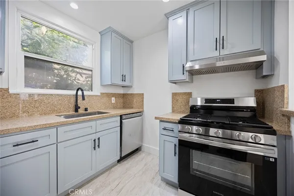 $3,000,000 | 616 Sunset Avenue, Venice, CA 90291