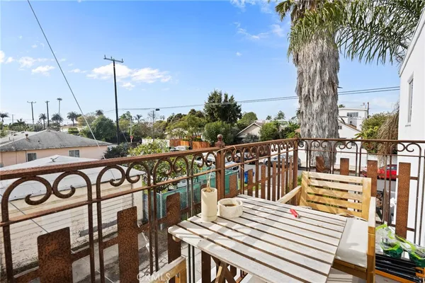 $3,000,000 | 616 Sunset Avenue, Venice, CA 90291
