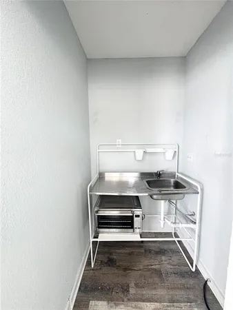 $999 | 704 Cordova Drive, Unit 4, Orlando, FL 32804