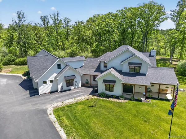 $2,740,000 | 3483 Windwheel Point Drive, Pinckney, MI 48169