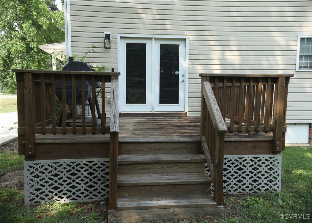 5401 Warwick Road Richmond, VA 23224 - Photo 9 of 10 View of deck