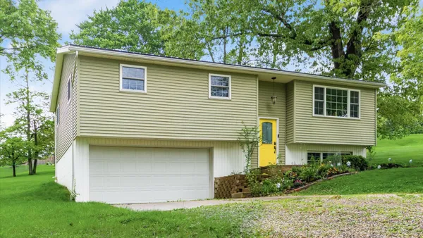 $275,000 | 126 Juanita Drive, Zanesville, OH 43701