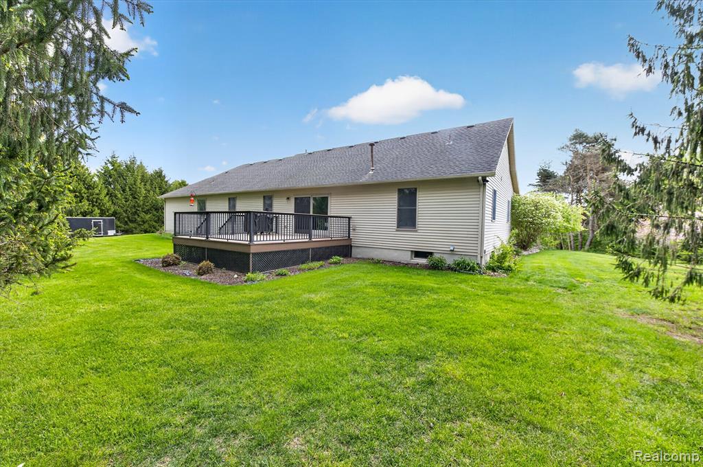 7659 Clyde Road Fenton, MI 48430 - Photo 34 of 52