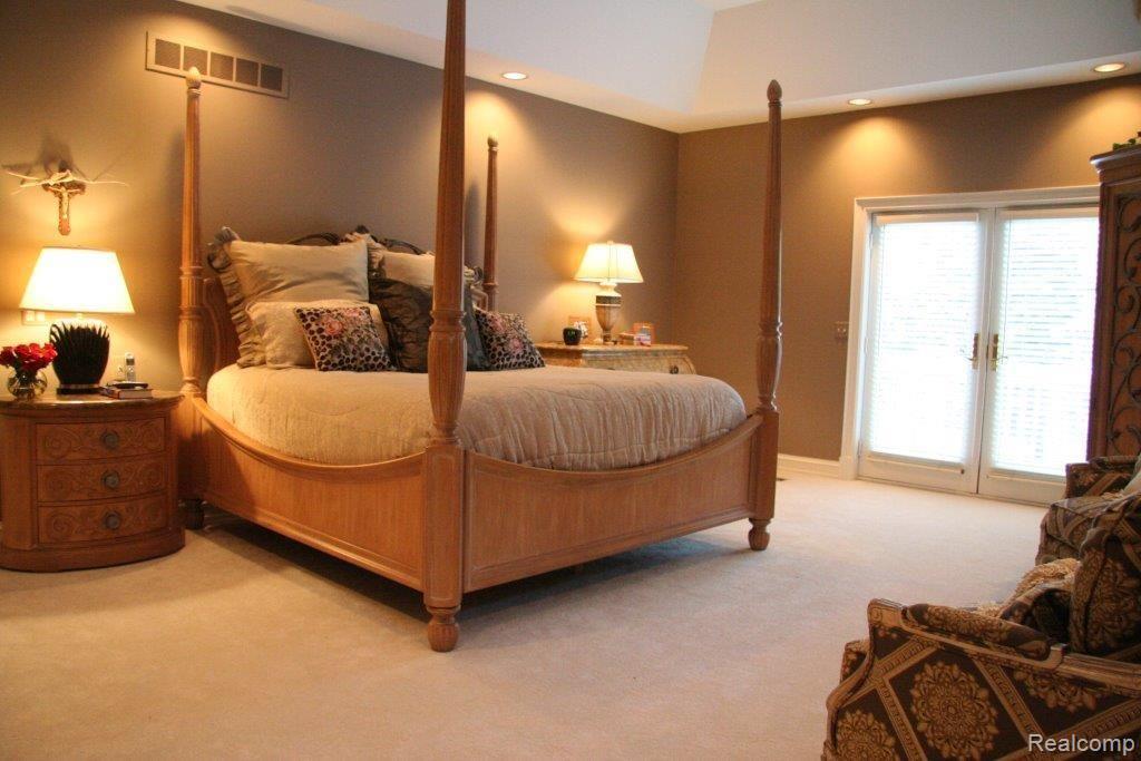 2512 Golf Crest Drive Rochester, MI 48309 - Photo 11 of 13 Golf Crest 10.jpg