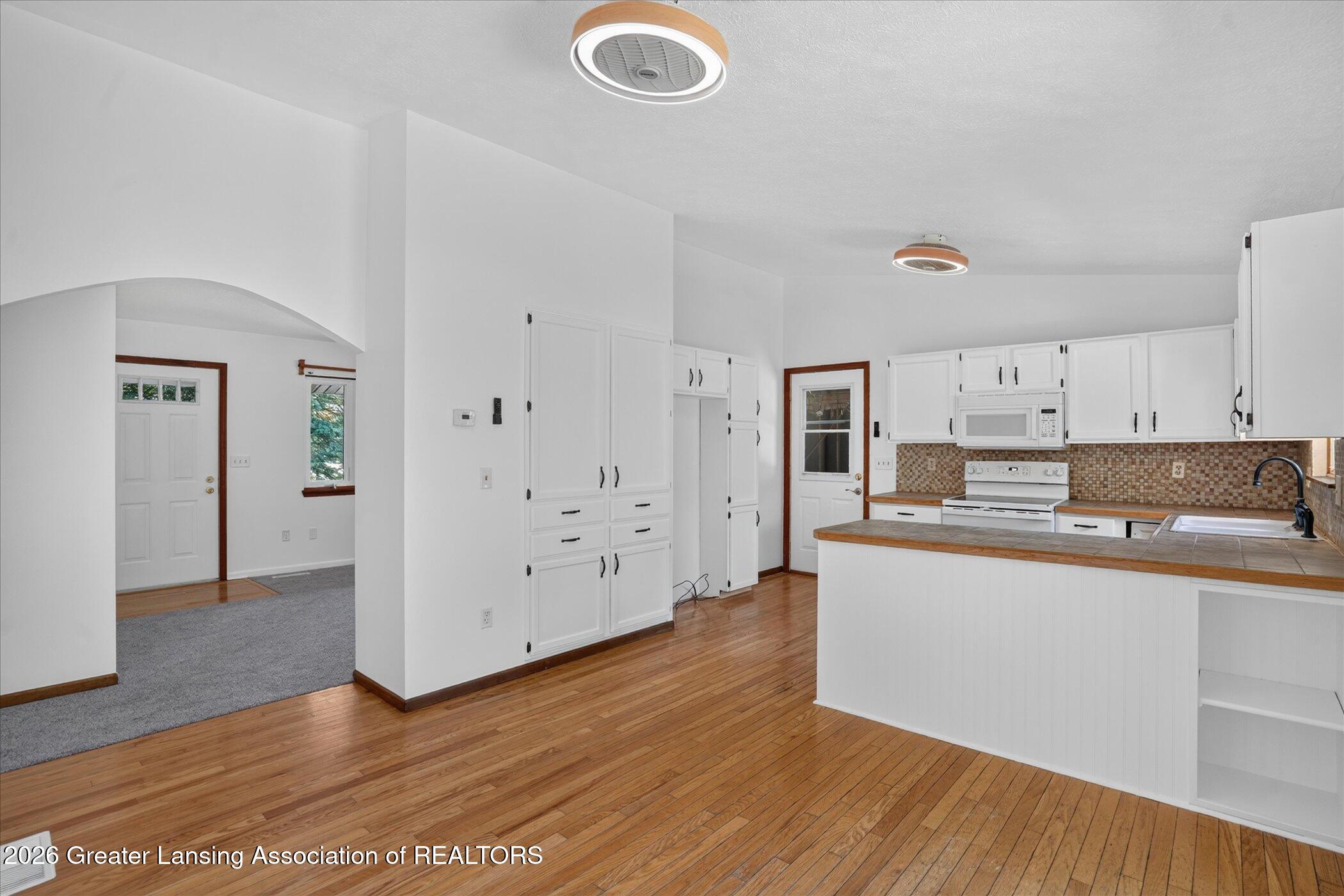 3970 Vanneter Road Williamston, MI 48895 - Photo 12 of 53 12-3970-Vanneter-Rd-Williamston-WindowSt