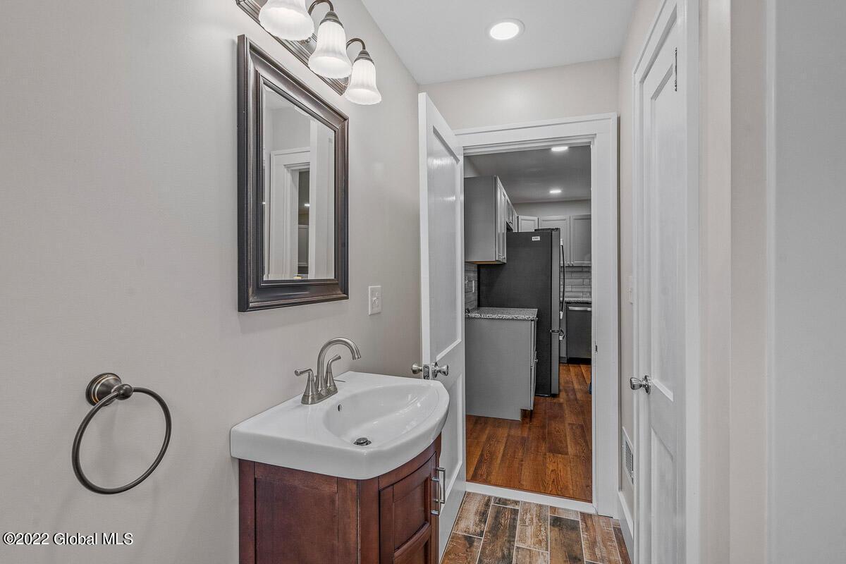 1006 Fort Hunter Road Schenectady, NY 12303 - Photo 27 of 42 1006 Fort Hunter Road Schenectady NY 029