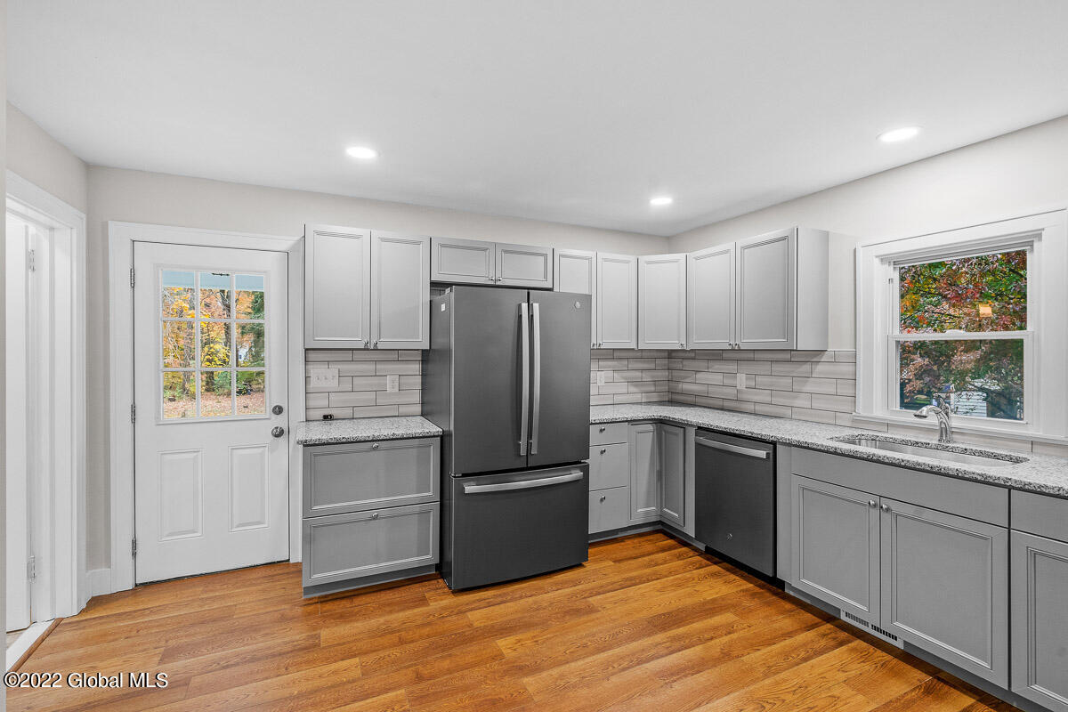 1006 Fort Hunter Road Schenectady, NY 12303 - Photo 28 of 42 1006 Fort Hunter Road Schenectady NY 033