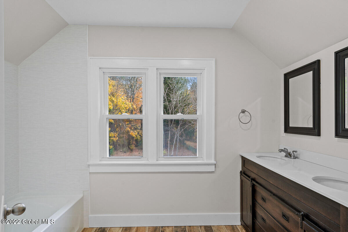 1006 Fort Hunter Road Schenectady, NY 12303 - Photo 29 of 42 1006 Fort Hunter Road Schenectady NY 037