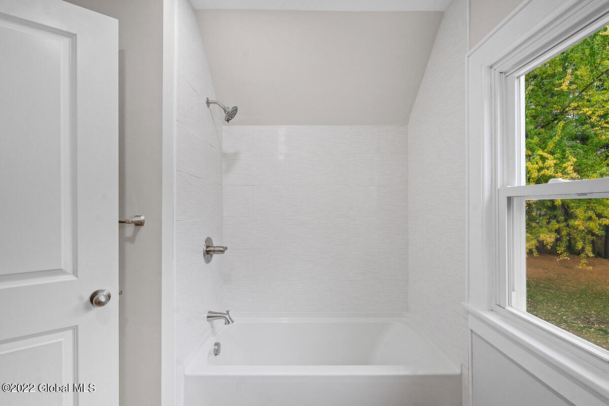 1006 Fort Hunter Road Schenectady, NY 12303 - Photo 30 of 42 1006 Fort Hunter Road Schenectady NY 038