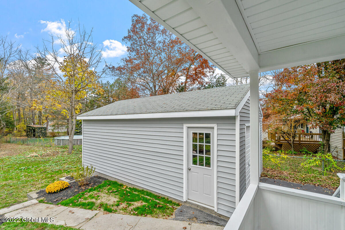 1006 Fort Hunter Road Schenectady, NY 12303 - Photo 6 of 42 1006 Fort Hunter Road Schenectady NY 007