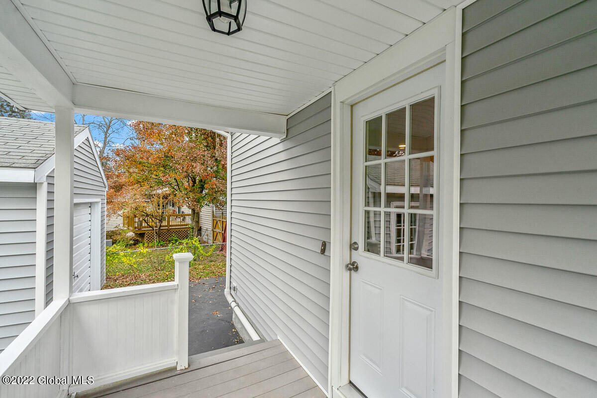 1006 Fort Hunter Road Schenectady, NY 12303 - Photo 7 of 42 1006 Fort Hunter Road Schenectady NY 008