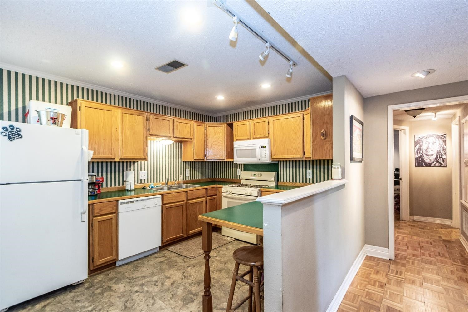 2012 25th Street Lubbock, TX 79411 - Photo 8 of 27 Kitchen