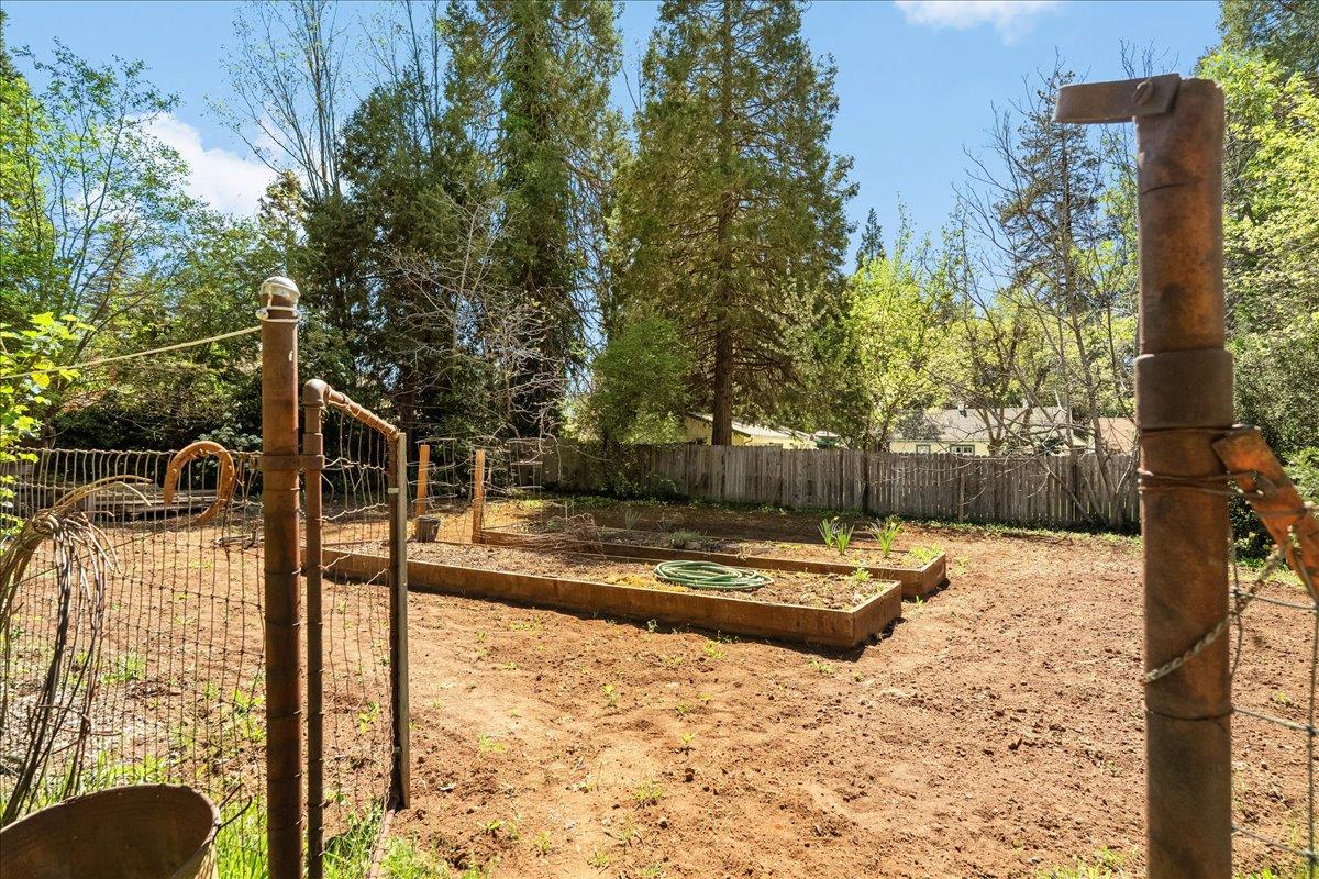 10041 Greenwood Road Grass Valley, CA 95945 - Photo 47 of 65