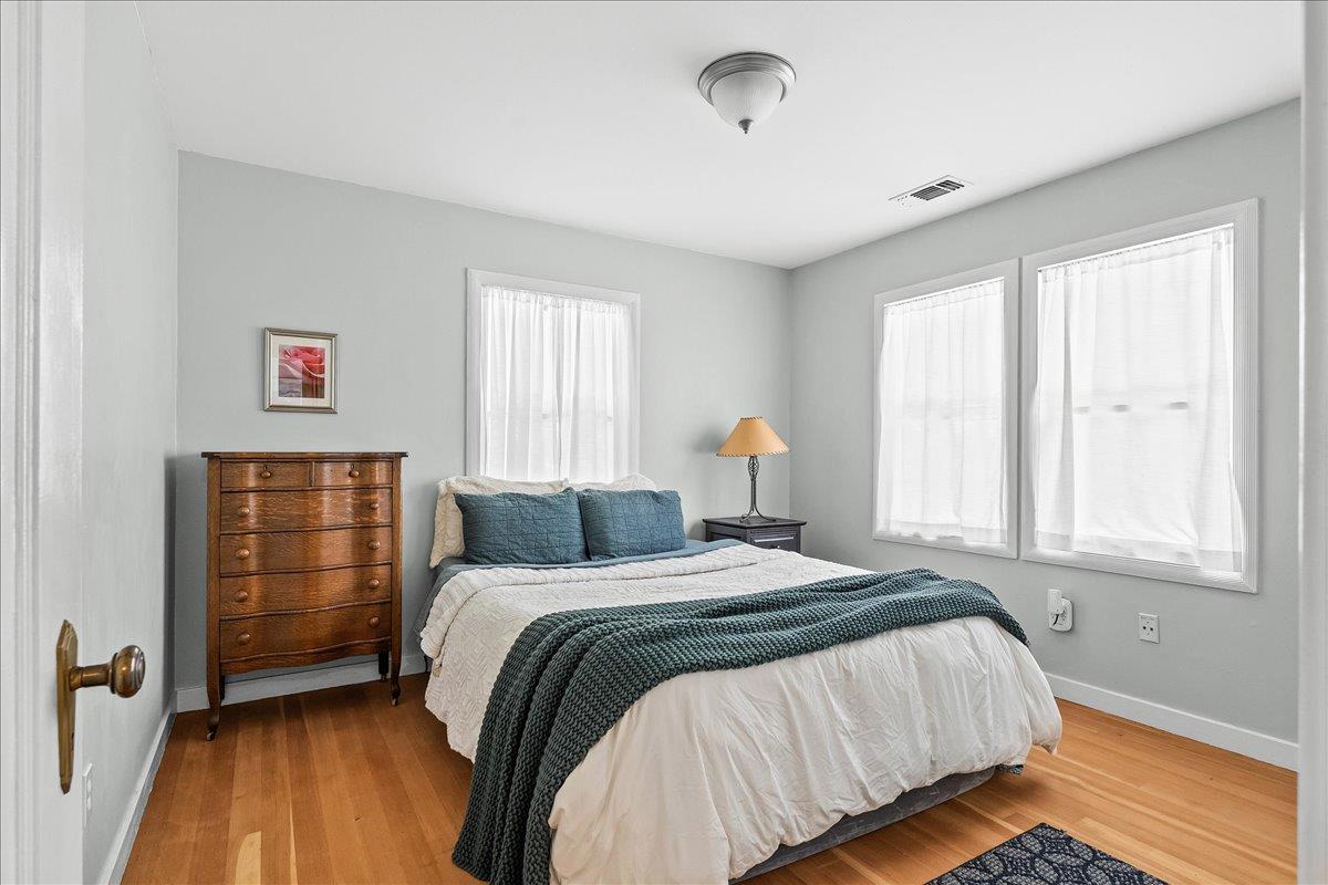 10041 Greenwood Road Grass Valley, CA 95945 - Photo 5 of 65 a bedroom with a bed and a window