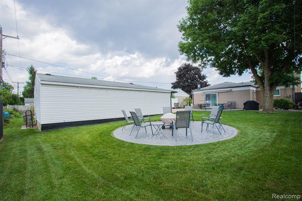 35259 Kelly Road Clinton Township, MI 48035 - Photo 43 of 47