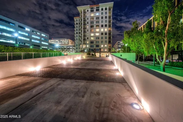 $1,195,000 | 2211 East Camelback Road, Unit 607, Phoenix, AZ 85016