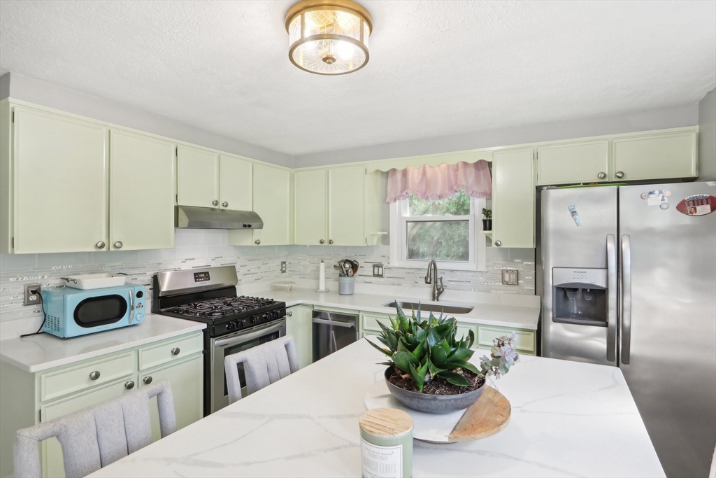 104 Brookside Road Lynn, MA 01902 - Photo 12 of 36 Gallery Image 12