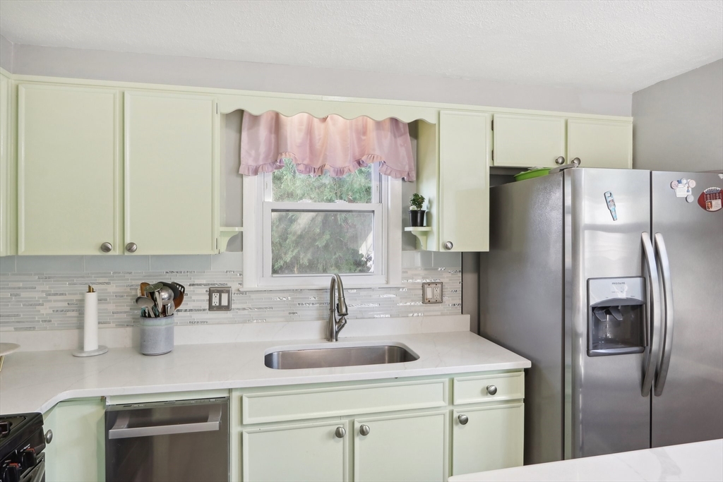 104 Brookside Road Lynn, MA 01902 - Photo 14 of 36 Gallery Image 14