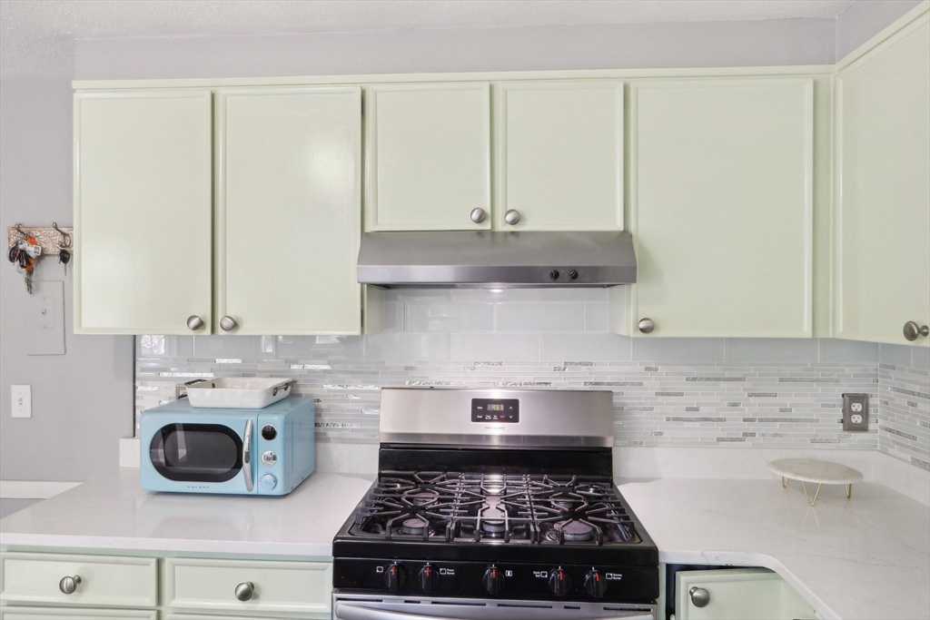 104 Brookside Road Lynn, MA 01902 - Photo 15 of 36 Gallery Image 15